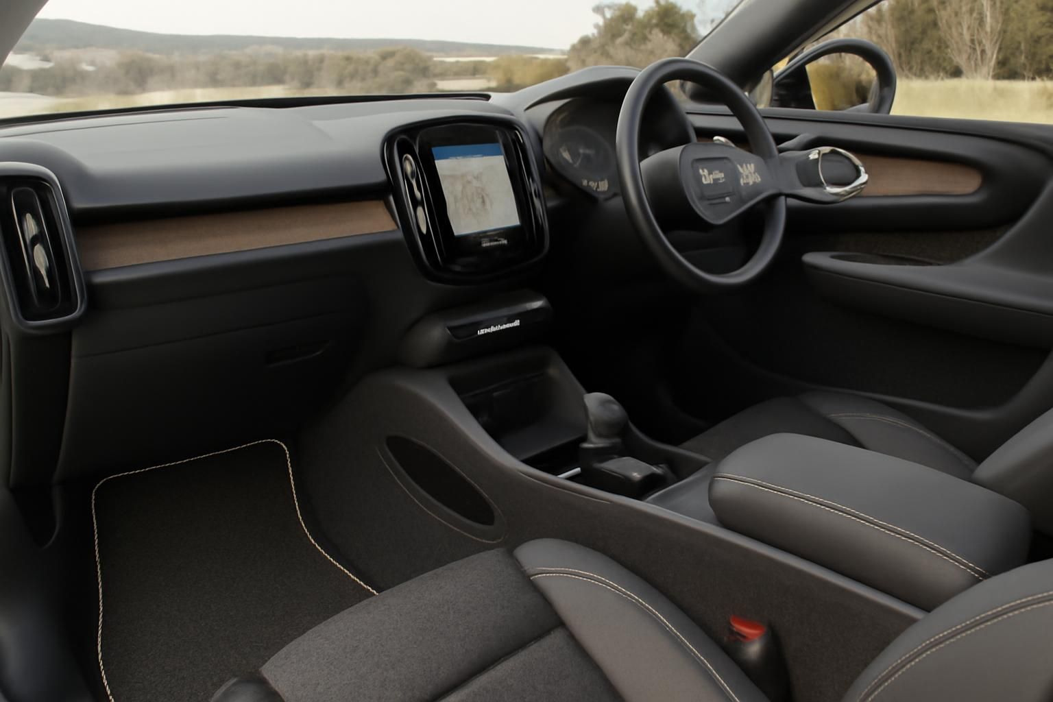 discover the best volvo ex40 floor mats tailored for australian drivers, offering superior protection, durability, and style to keep your vehicle's interior pristine.